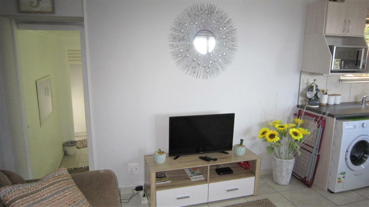 See Rus Self Catering Unit In Westbrook Kzn Private Neat And Cosy 외부 사진